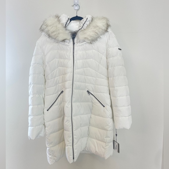 NWT Laundry By Shelli Segal White Puffer Coat with Fur Trim Hood - Picture 6 of 9